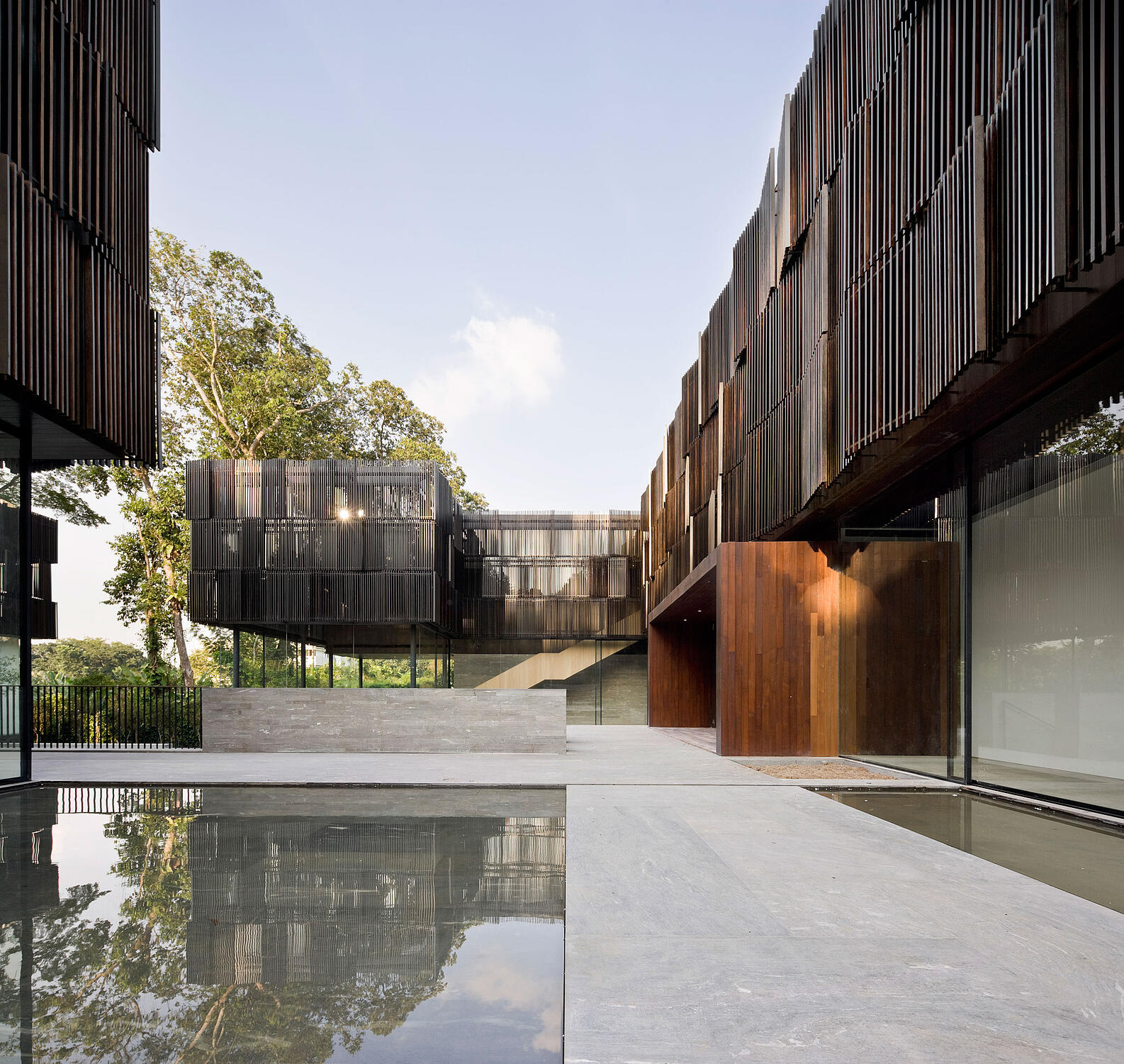 Neri&Hu The Overlapping Land/House Cluny Road Residence