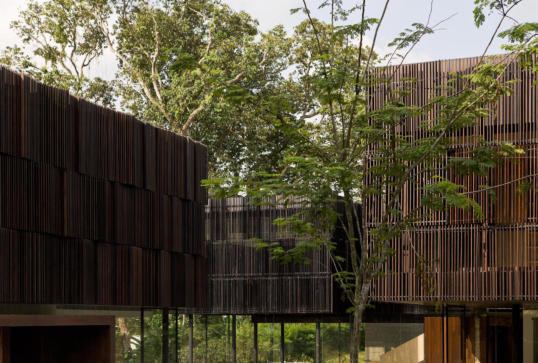 Neri&Hu The Overlapping Land/House Cluny Road Residence